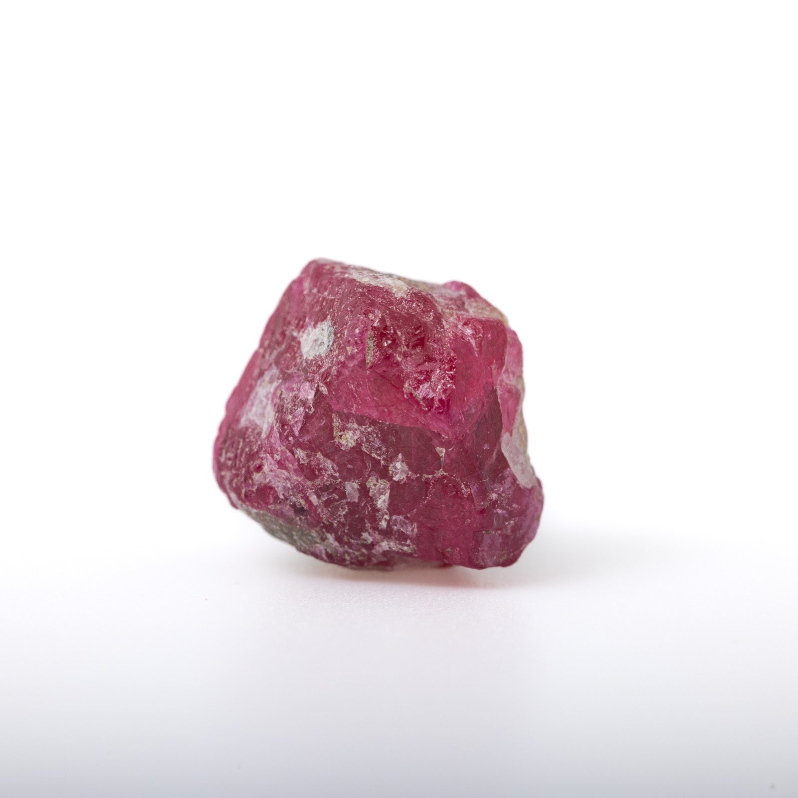 Spinel crystal in various sizes, perfect for stimulating creativity and unlocking new perspectives.